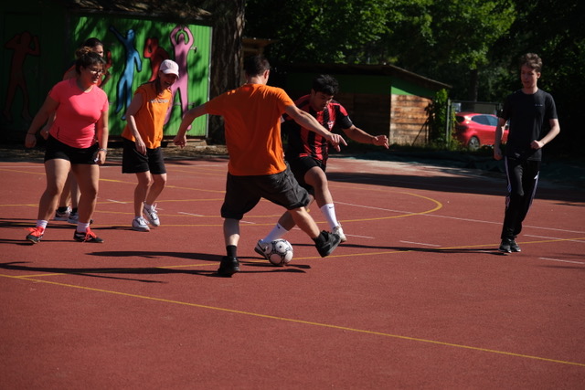 Bodelkicker-Cup Fußballspieler:innen beim Spiel